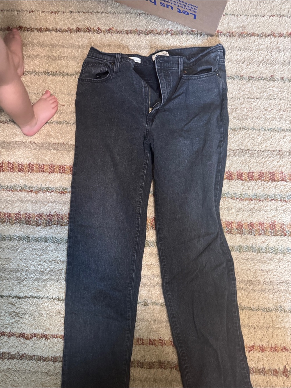 Women’s Black Straight-Leg Jeans